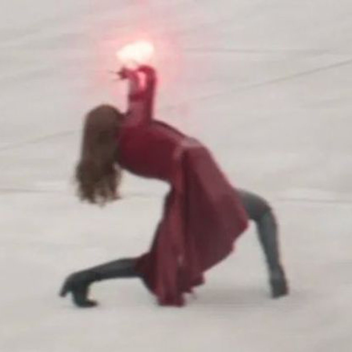 thelizzieaholic's tweet photo. Your back gets flexible like that when you're used to carry the whole mcu there https://t.co/L47GeCmi7O