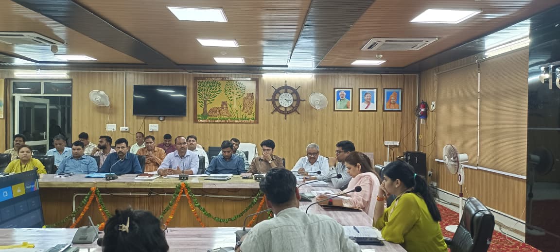 dmbijnor's tweet photo. आज 27 जुलाई, 2026 को कलक्ट्रेट सभागार में केन्द्रीय माध्यमिक शिक्षा बोर्ड (सीबीएसई) की कक्षा-12 पूरक परीक्षा को शान्तिपूर्ण, निष्पक्ष एवं नकलविहीन ढंग से सम्पन्न कराने हेतु बैठक कर सम्बन्धित को आवश्यक दिशा-निर्देश दिये गये। https://t.co/J8TtSXYM50