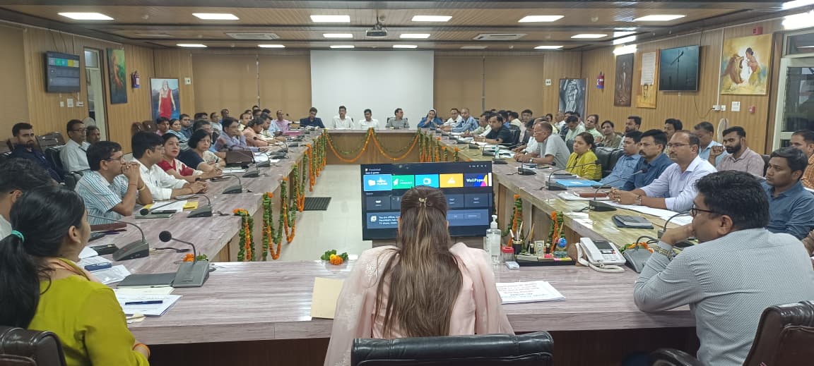 dmbijnor's tweet photo. आज 27 जुलाई, 2026 को कलक्ट्रेट सभागार में केन्द्रीय माध्यमिक शिक्षा बोर्ड (सीबीएसई) की कक्षा-12 पूरक परीक्षा को शान्तिपूर्ण, निष्पक्ष एवं नकलविहीन ढंग से सम्पन्न कराने हेतु बैठक कर सम्बन्धित को आवश्यक दिशा-निर्देश दिये गये। https://t.co/J8TtSXYM50