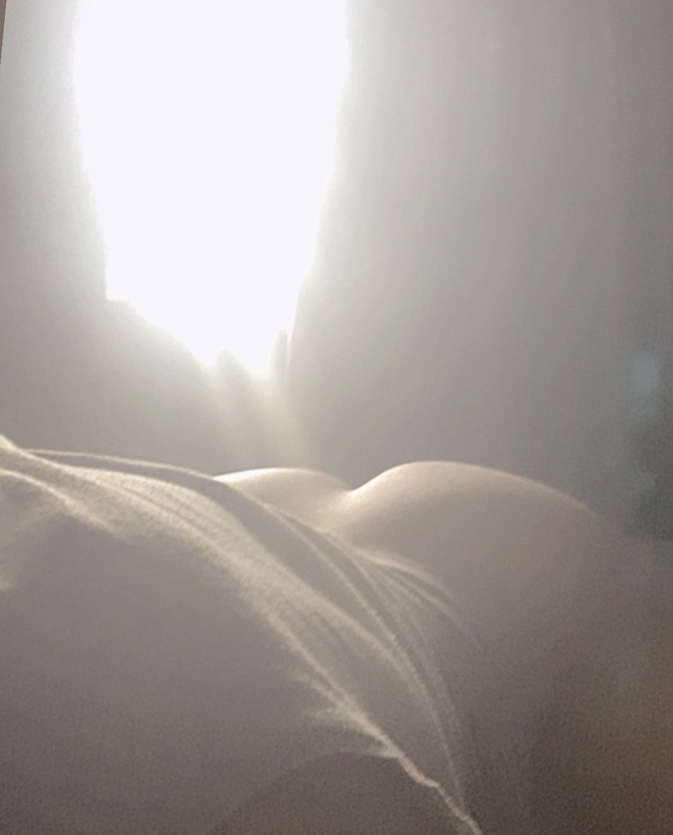 Hung_3223's tweet photo. Trời tối up ảnh có nắng
Phơi 🍑 cho ráo chờ…. https://t.co/JRTFh4HC9l