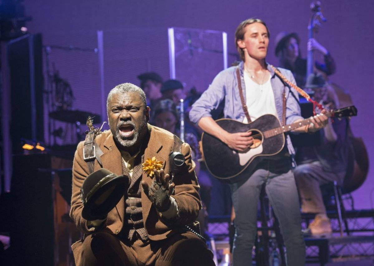 htownarchive's tweet photo. kingsley leggs as hermes and reeve carney as orpheus (edmonton, 2017) https://t.co/aNCQZLxQDL