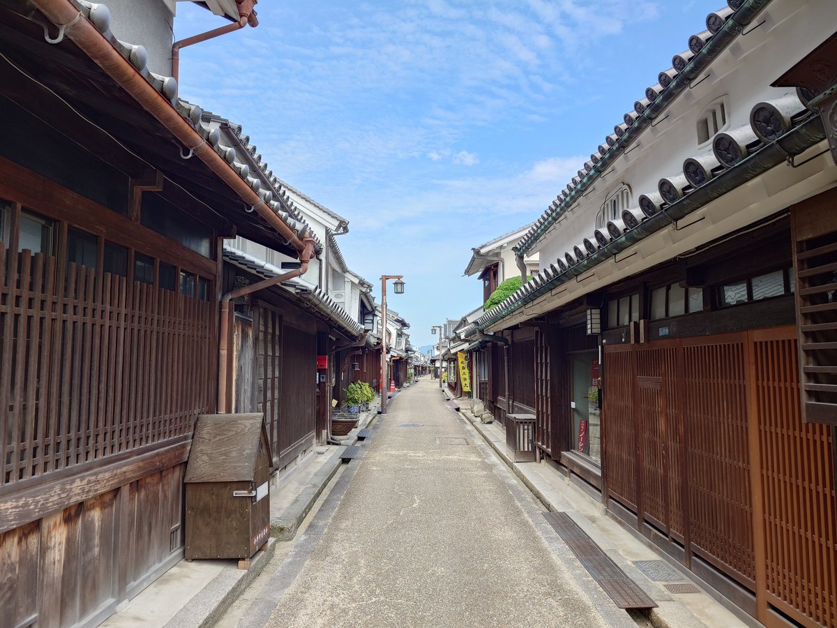 y_d33911's tweet photo. 今井まちなみ交流センターでざつ旅ポスターを拝見した後、センターの方におすすめされた今井町を散策　電線も地中化されててとても綺麗な町並みでした

7/26　奈良旅 振り返り
＃ざつ旅 https://t.co/vjbpgWrymA