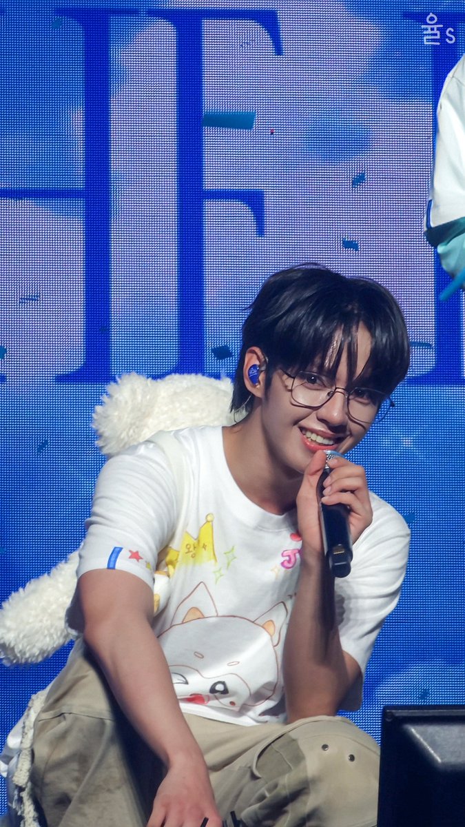 yuls_foha's tweet photo. 필리핀왕자 제이엘 👑💖

#아홉 #AHOF #제이엘 #JL https://t.co/JHSyMF5XzZ