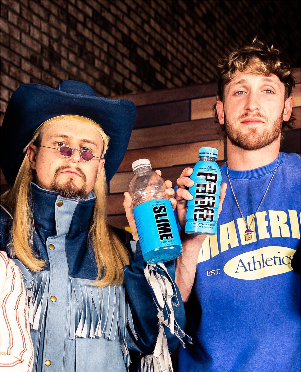 ParasocialMag's tweet photo. PRIME Hydration released the limited-edition “Slime” bottle as a tribute to Oliver Tree. All the money made will be donated to the Oliver Tree Foundation to support emerging artists. https://t.co/BFa0Lar7QU