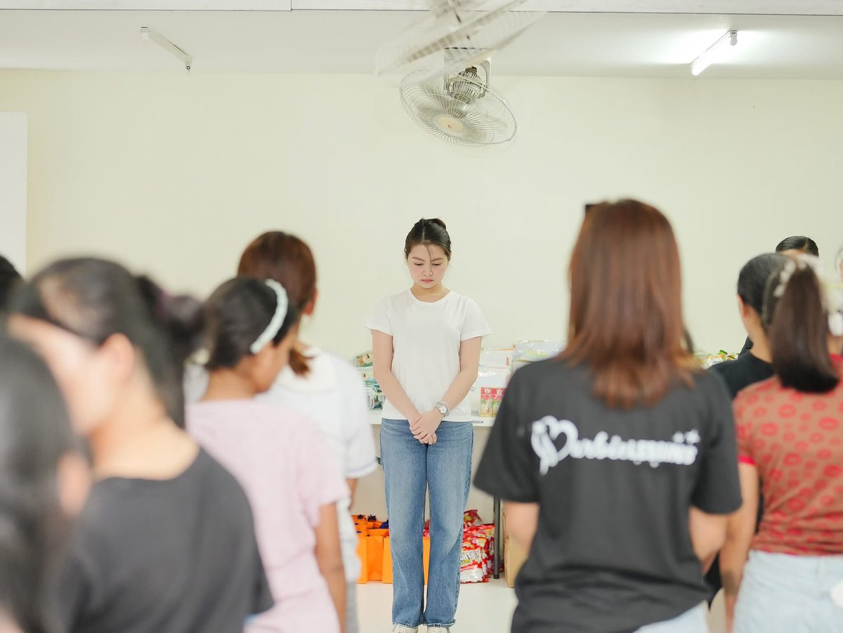 Sparkle_GMA's tweet photo. Celebrating another year by giving back ✨ Barbie Forteza chose to spend her birthday early with the kids and teens of the CRIBS Foundation, proving that the best gift is sharing joy with others 🎂

#BarbieForteza https://t.co/7tSCVmHka0