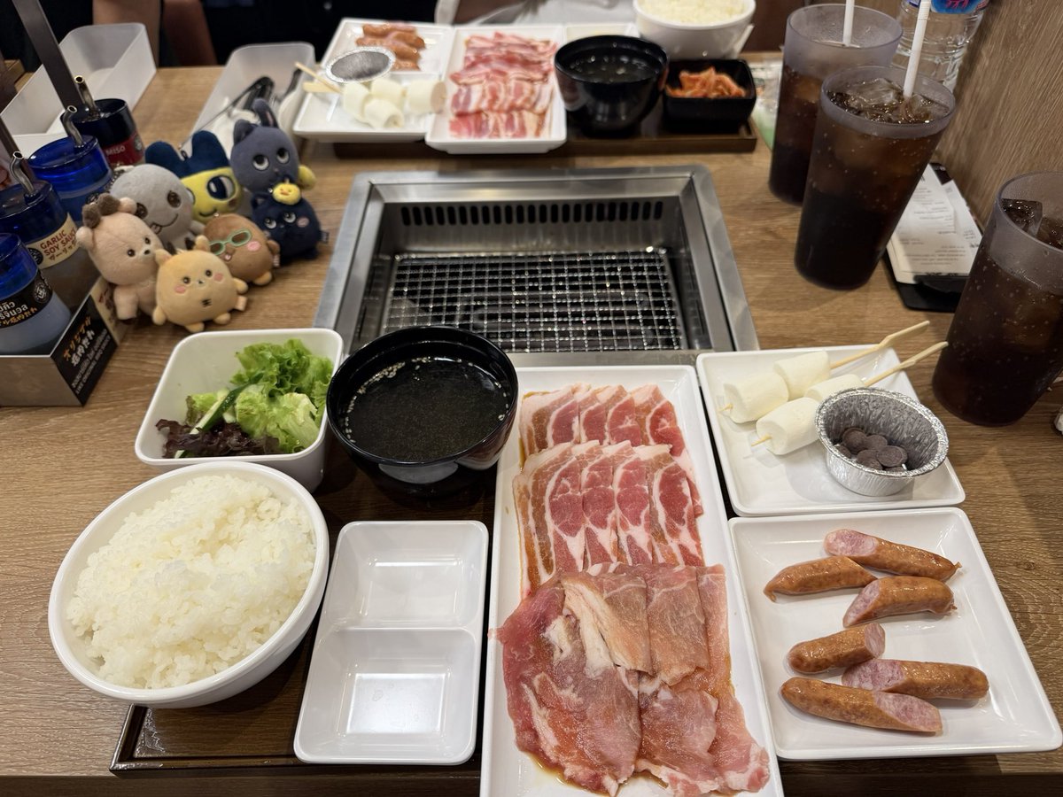 babyjscc's tweet photo. ทุกคนกินยากินิกุข้าวเท่าไหร่หลอ เลาข้าว 300g บวกของพี่อีก 200g น่ะ https://t.co/yjHyxekoMx