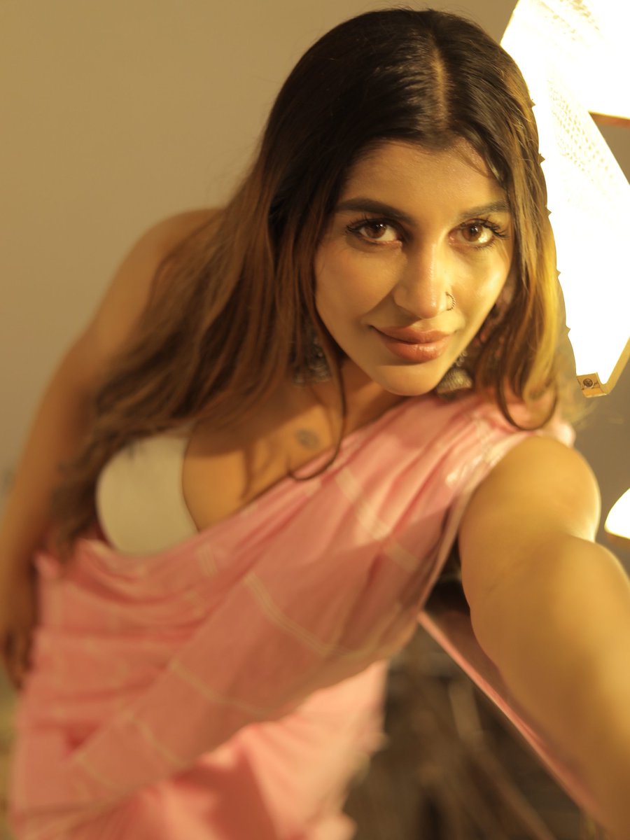 ActrezHub's tweet photo. #YashikaAnand #Yashika https://t.co/WKWiMa7zIO