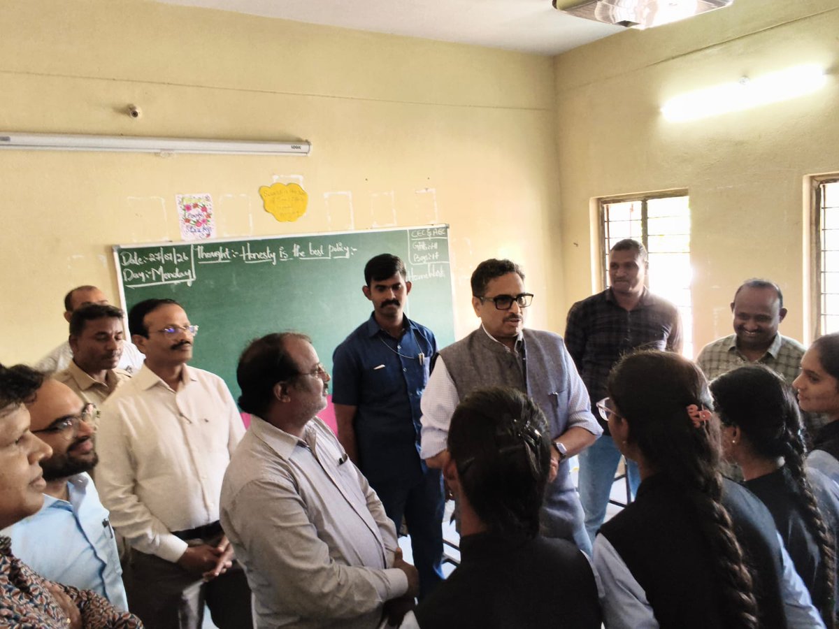 TelanganaCS's tweet photo. Chief Secretary Shri @sjaju1, IAS, visited the Model School & Junior College, Maheshwaram, where he reviewed the facilities and learning environment, and spent time with students and staff. 

He encouraged everyone to keep striving for excellence and reaffirmed the government’s commitment to quality education and the holistic growth of every student.