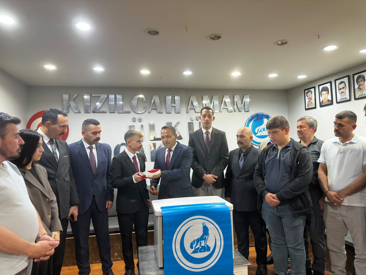 Khamam_ocak's tweet photo. Ülkü Ocakları Kızılcahamam İlçe Başkanlığına Kemal Yılmaz atanmıştır. Yeni görevinde muvaffakiyetler diler, görevini devreden Behsat Uçar ve geçmiş dönemlerde Ülkü Ocakları Kızılcahamam İlçe Başkanlığı yapan tüm ülküdaşlarımıza teşekkür ederiz.l https://t.co/dTTUiFsbOj