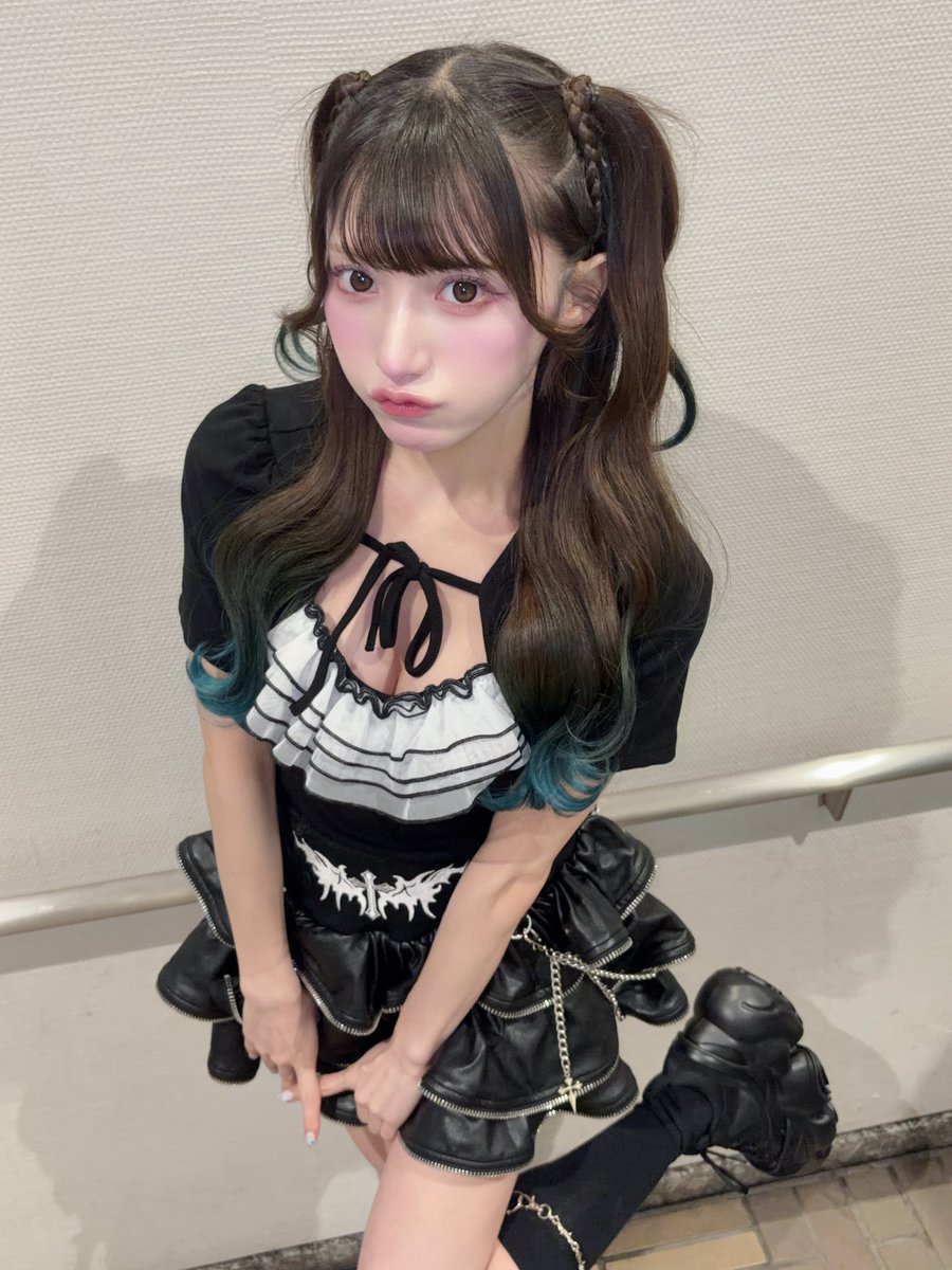 aina_mbt's tweet photo. よそ見 禁止ね？ https://t.co/RCSEynbQRF