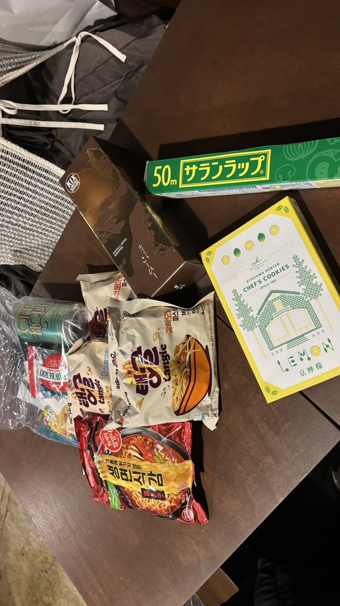 tosunyi360's tweet photo. ソウル人のトスン+釜山女子+大阪に住んでる東京育ちの外国人の女の子
서울사람인 나+ 부산여자 + 오오사카에 살고 있는 동경에서 자란 외국인 여자 

#日本人と繋がりたい #関西人と繋がりたい　#いいね返し https://t.co/UtBK56pMXy