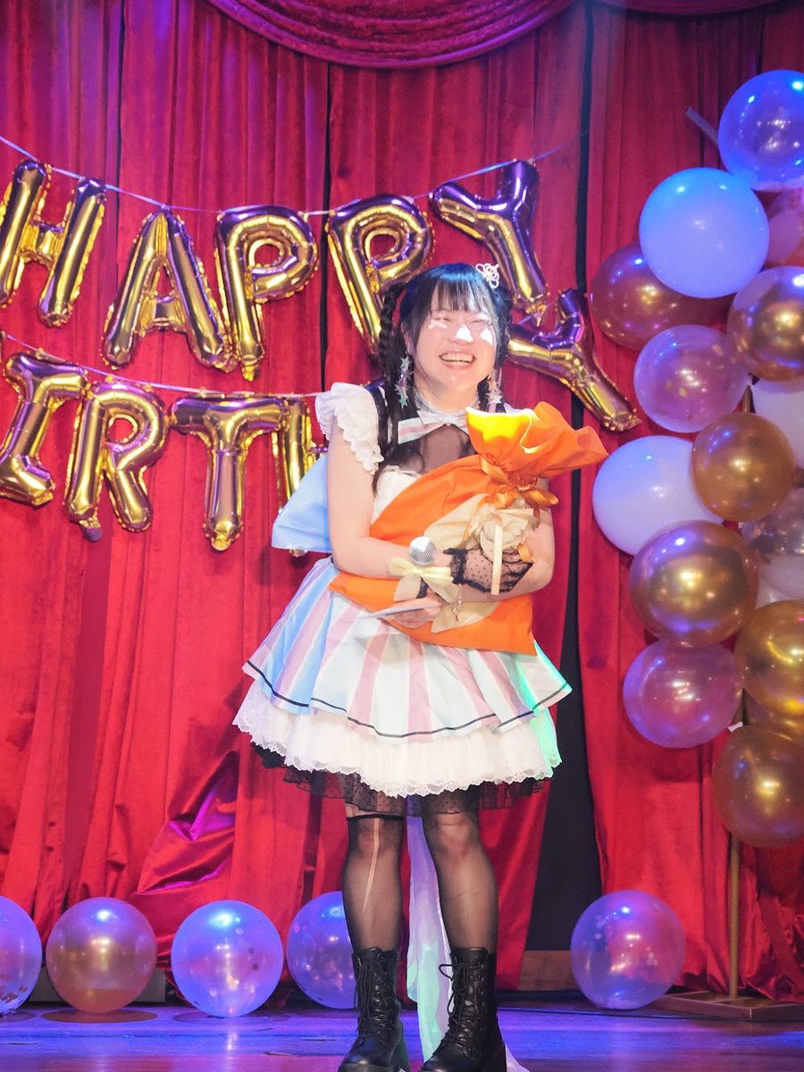 Prim_momo0724's tweet photo. 昨日は『ももまや生誕スペシャルライブ』にお越しくださった皆さん、本当にありがとうございました！💛

改めて、生まれてきてよかった。
世界で一番幸せなお誕生日でした🎂✨

一部では、ももにゃん劇場としてお芝居とライブを融合したステージを披露させていただきました。 https://t.co/VTtDzQvcjD