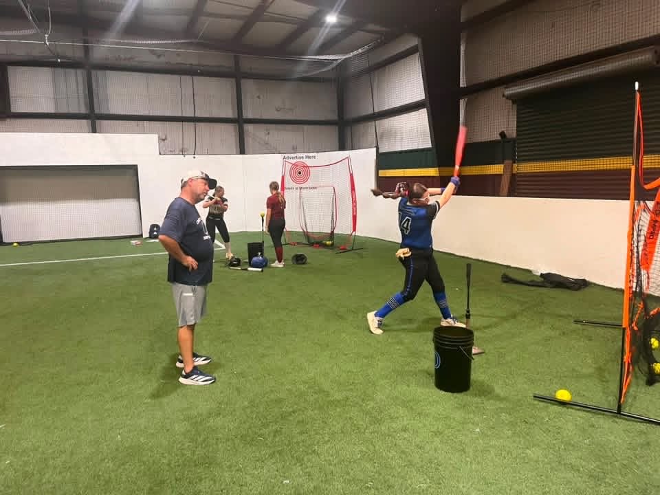 ACMcDaniel14's tweet photo. I had a great time at the
DSCD summer clinic West
GA. Big thanks to
@CoachDobbinsSCD for hosting  this great clinic. Thank you  to all the coaches who spent their time at this clinic and gave me invaluable feedback. 
@MercerUSoftball @GoMocsSB 
@coastalsouthsb 
@BSherSB https://t.co/KZYTOybnAv