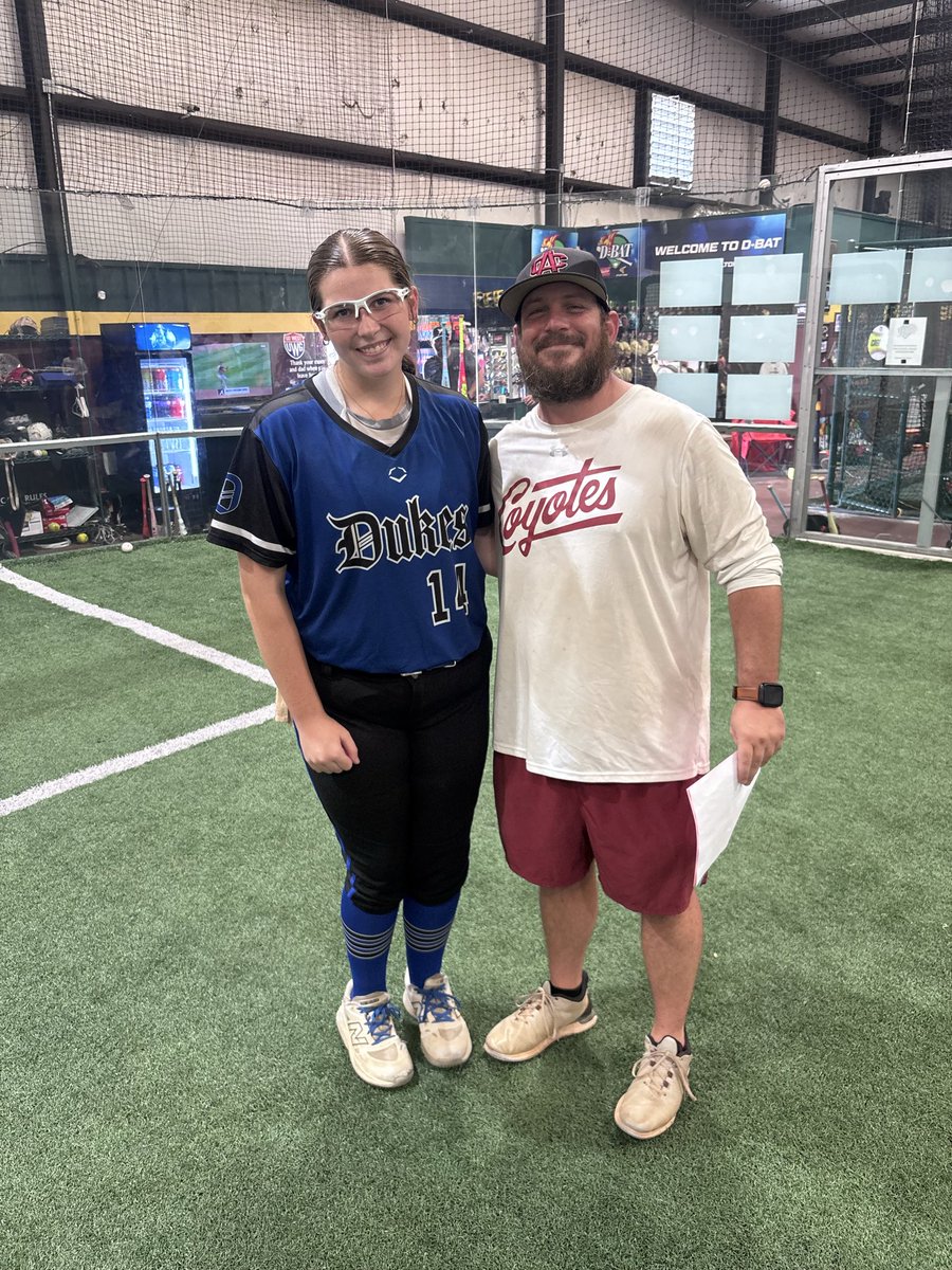 ACMcDaniel14's tweet photo. I had a great time at the
DSCD summer clinic West
GA. Big thanks to
@CoachDobbinsSCD for hosting  this great clinic. Thank you  to all the coaches who spent their time at this clinic and gave me invaluable feedback. 
@MercerUSoftball @GoMocsSB 
@coastalsouthsb 
@BSherSB https://t.co/KZYTOybnAv