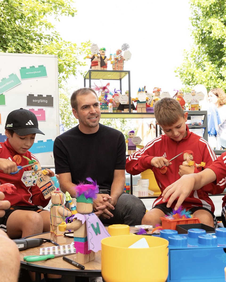 philipplahm's tweet photo. Sonntag geht’s los - Das Sommercamp startet wieder 💪🏼☀️ https://t.co/NHbP3QFglJ
