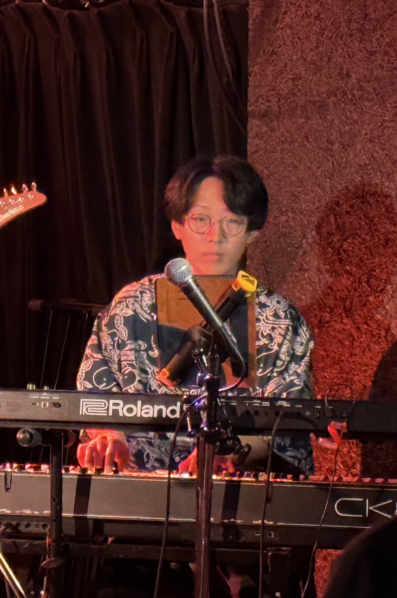 kani_dou's tweet photo. 土日はお疲れ様&amp;ありがとうございました！
土曜にT-SQUARE、日曜にモー娘。の寒暖差が激しい週末でした

それぞれのセトリとライブ中の様子を貼っておきます
一体どっちがどっちの写真なんだろなぁ…(遠い目

なおモー娘。は本番直前で接触不良でシンセの電源が入らなくて焦りましたが乗り切れました( https://t.co/E7CXvhJsjl