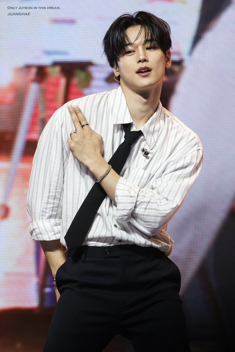 juanghae's tweet photo. 260718 Talk + 셔츠 + 주연 = 完

#더보이즈 #THEBOYZ #주연 #JUYEON https://t.co/P7YJ3csszx