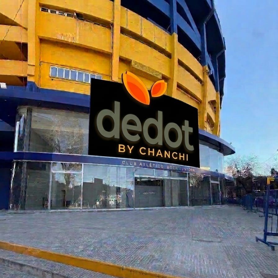 lanucadeguerra's tweet photo. @lamacrineta Dos patio de comida, puerta vidriada de ingreso.

El nuevo shopping deDOT by Chanchi esta llegando.

Soy Bostero ta' felí' ✋😯🤚 https://t.co/JVmqUf5qpp