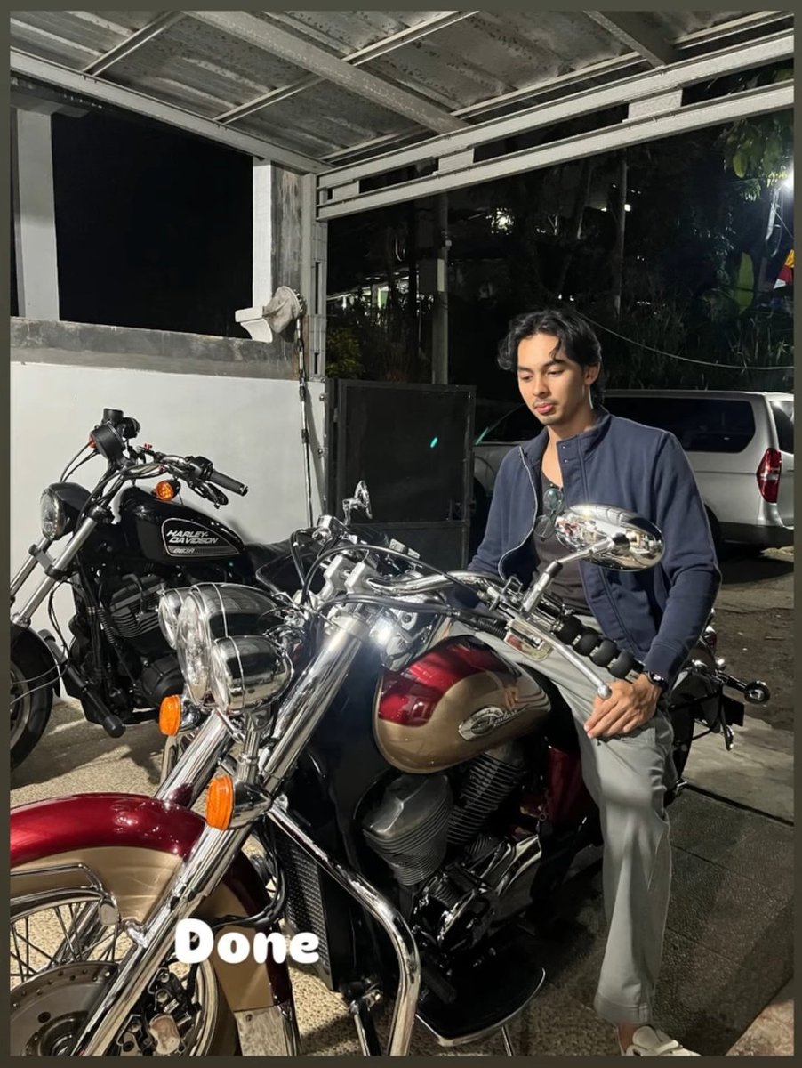 saniafaradila_'s tweet photo. coyyy ini baru yg setara sama mawar tepung tuan muda ini coyyy, sampingnya aja udh harley jg gitu, ehh si mawar malah ketempelan beringin tadi😒 https://t.co/CM9zUqg1wQ