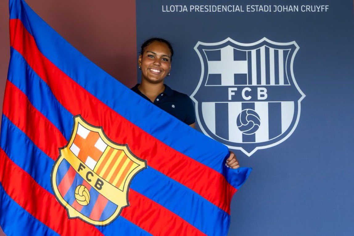 obarcacomio's tweet photo. ‼️ Khadijah Cissé assina com o Barcelona ate 2030🤩

A goleira canadense de 18 anos é incorporada no Barcelona B. Ela estava no futebol universitário do EUA, pela Universidade de Kentucky e já jogou pelo sub17 do Canadá. 

BEM VINDA CISSÉ💙❤️ https://t.co/nVgJX2mVxm