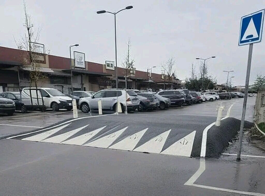 grandebougie's tweet photo. C'est pour ralentir ou pour décoller çà..?! https://t.co/Mw8Nt42bET