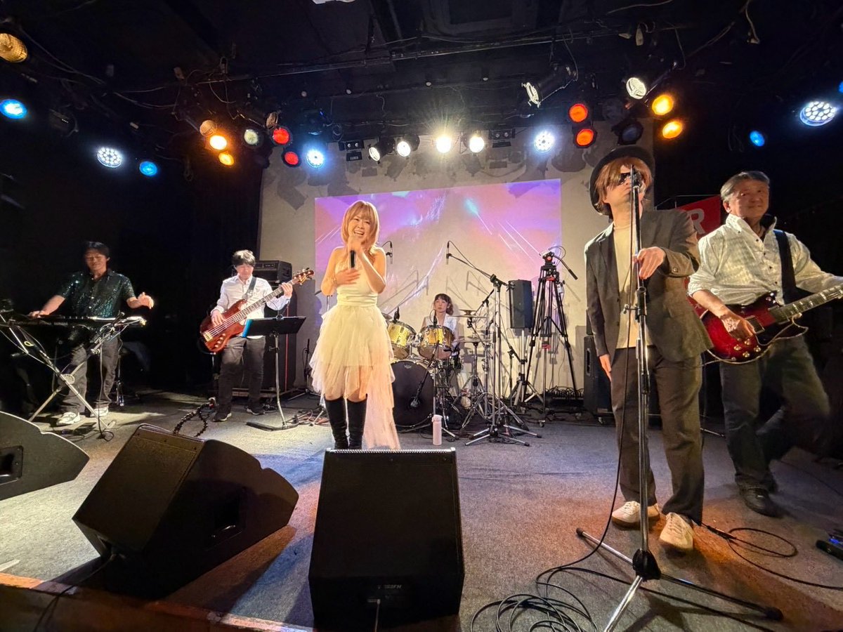 chan_eri1007's tweet photo. 連日の睡眠不足と体調不良でさすがにダウン😇
それいけ！グローブの初ライブに雨の中☔足を運んでくれた皆さん、配信を観てくれた皆さん、関係者の皆さんありがとうございました‼️
アクシデントもあったけど、皆さんの声援のおかげで久しぶりのAAR出演楽しかった〜😆
globe好きな人たくさんいたなぁ🥹 https://t.co/5g7b1y3Mru