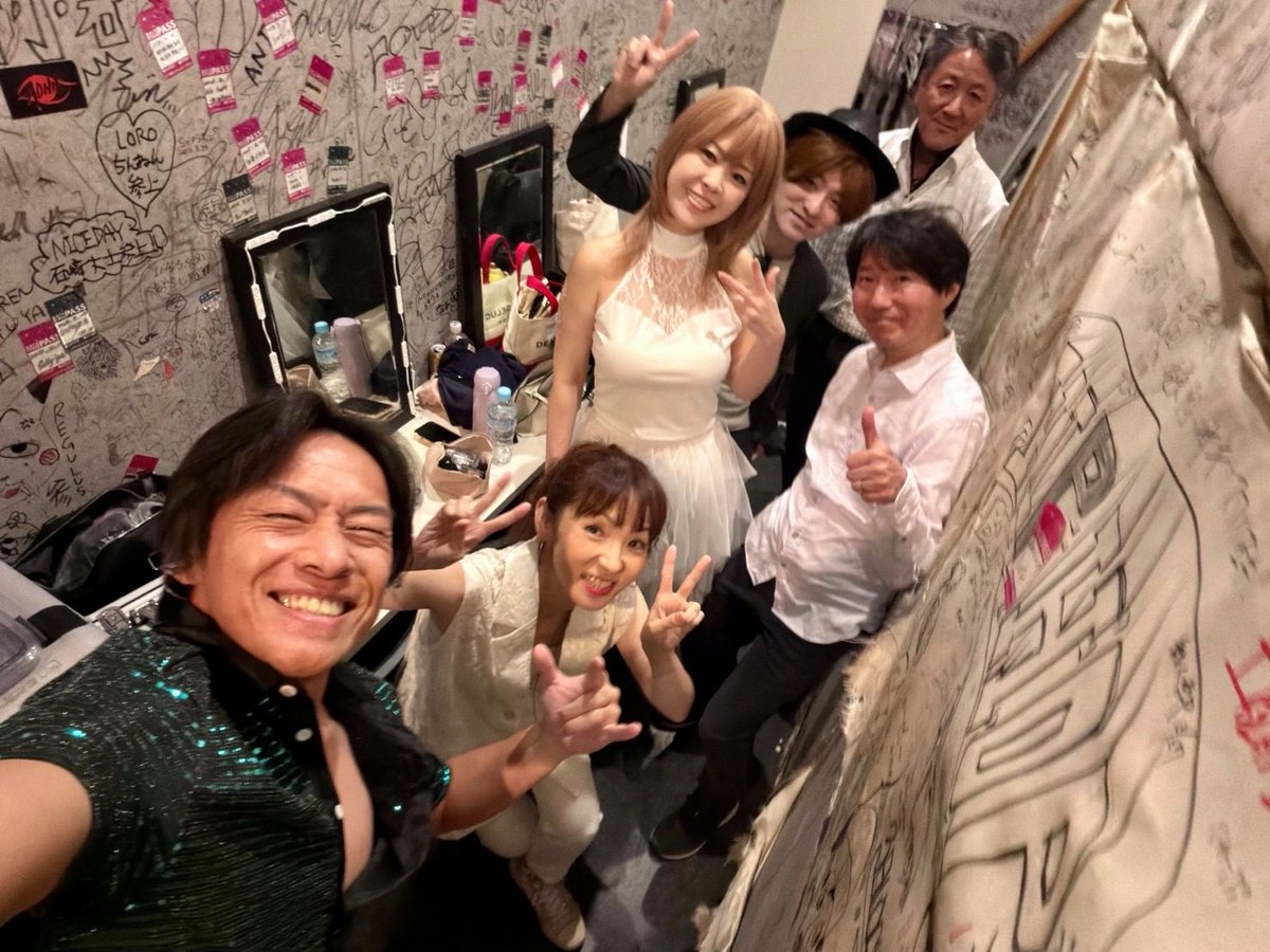 chan_eri1007's tweet photo. 連日の睡眠不足と体調不良でさすがにダウン😇
それいけ！グローブの初ライブに雨の中☔足を運んでくれた皆さん、配信を観てくれた皆さん、関係者の皆さんありがとうございました‼️
アクシデントもあったけど、皆さんの声援のおかげで久しぶりのAAR出演楽しかった〜😆
globe好きな人たくさんいたなぁ🥹 https://t.co/5g7b1y3Mru