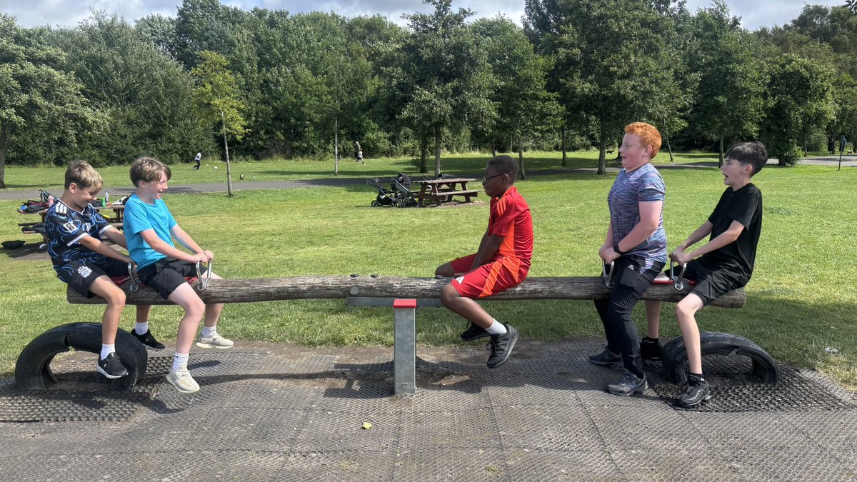 ERAGLENBURN's tweet photo. 🏃⚽ What a fantastic day at Sports Camp! We took a trip to Drumpellier Park, where we set up our very own mini football pitch and enjoyed loads of games, activities, and fun in the park. Smiles all around ! 🌳☀️⚽ #CHFAP  @GlasgowCC  #Commonwelthgames https://t.co/gaw6dNU7rV