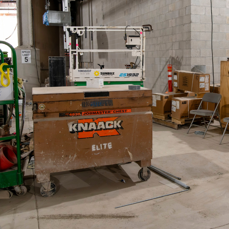 CantCrackKnaack's tweet photo. KNAACK: The toughest thing on the jobsite besides the crew using it.

#KNAACK #JOBSITESECURITY #JOBSITESTORAGE https://t.co/TXcmYUVPog