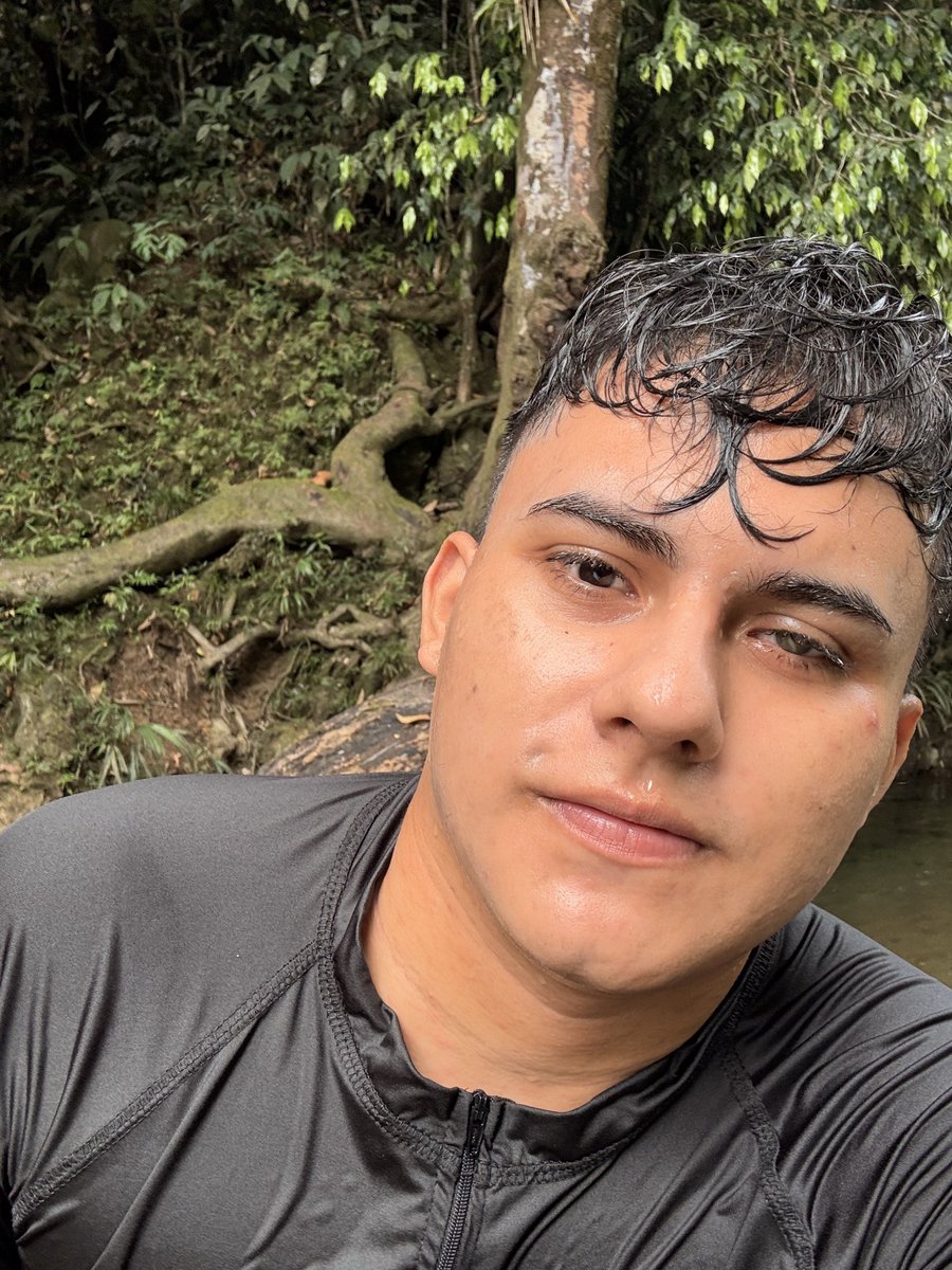 JuanD_8a12's tweet photo. En rio pero no de Janeiro☀️🏞️ https://t.co/2pULTAMU4N