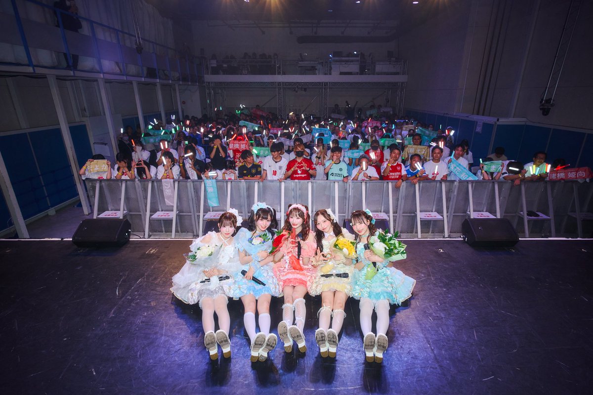 Aivery__'s tweet photo. 本日は
Aivery 1st Anniversary Live
~ 君と描くノンフィクション ~
たくさんのご来場誠にありがとうございました🪄

無事に1周年ライブを終えることが出来ました🌈
今日という素敵な日を迎えることが出来たのは、
いつも応援してくださるファンの皆様や
支えてくださる関係者の皆様のお陰です。

この1年でたくさんの出会いと素敵な思い出が出来ました🪄
これからも皆さんと一緒に
もっとたくさんの景色を見に行けるよう
メンバー、スタッフ一同精進して参りますので、
暖かい応援をよろしくお願いいたします🎀

#Aivery #アイベリー