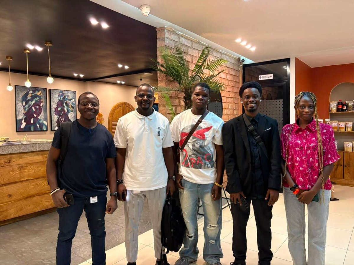 colismart's tweet photo. Samedi 25 juillet, session (𝐅𝐔𝐓) !

Merci à tous les testeurs pour leur implication et à notre 𝐓𝐞𝐜𝐡 𝐋𝐞𝐚𝐝, 𝐌. 𝐌𝐨𝐡𝐚𝐦𝐞𝐝 𝐓𝐨𝐮𝐫𝐞́, pour le suivi des corrections.

📲 Plus que quelques étapes… Préparez-vous à télécharger l'application Colismart ! https://t.co/72xsdHEQKL