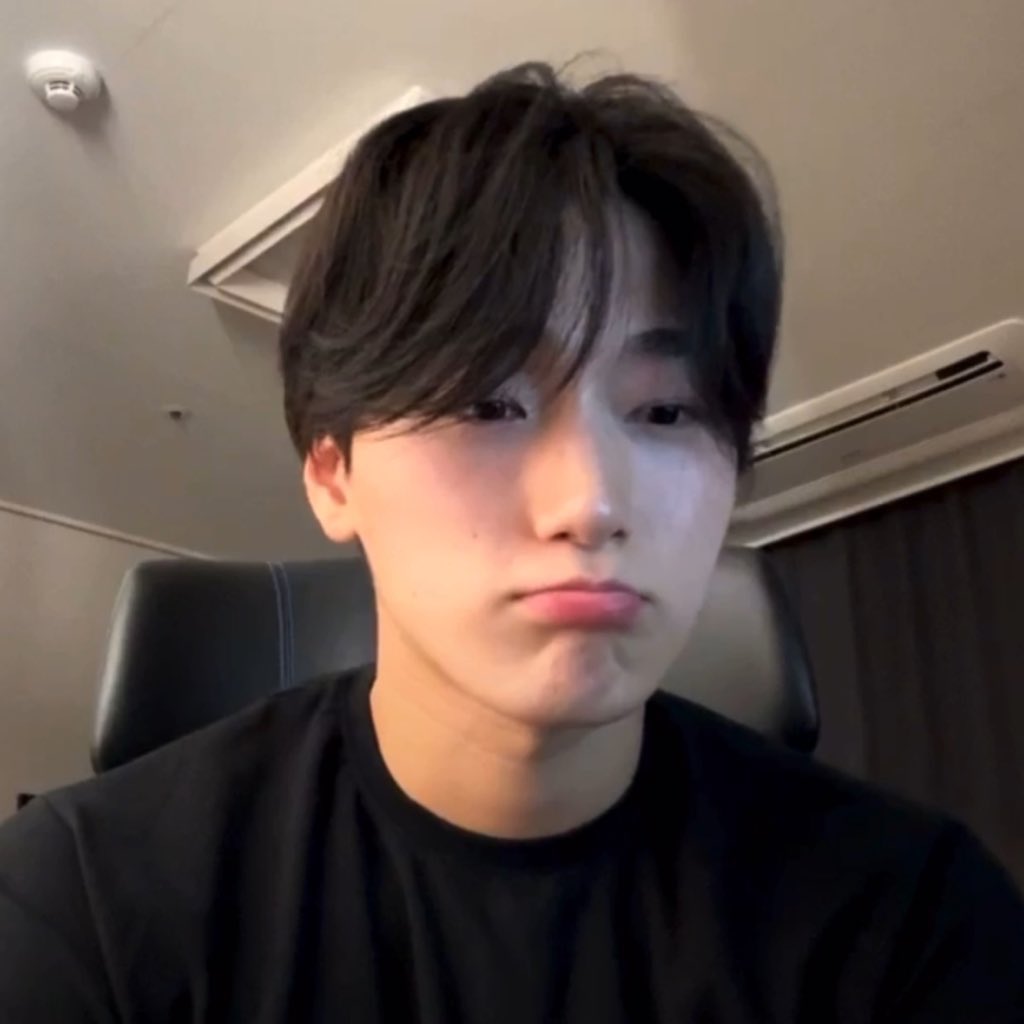 atiny_dew's tweet photo. 힝. https://t.co/yItjiIWLNk