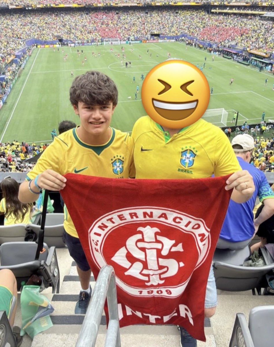 LucaPires9's tweet photo. @clarrylp @AcervoCharts O cabelo desse segundo homem até que é meio parecido com o meu kkkk https://t.co/KkF9Wngr06