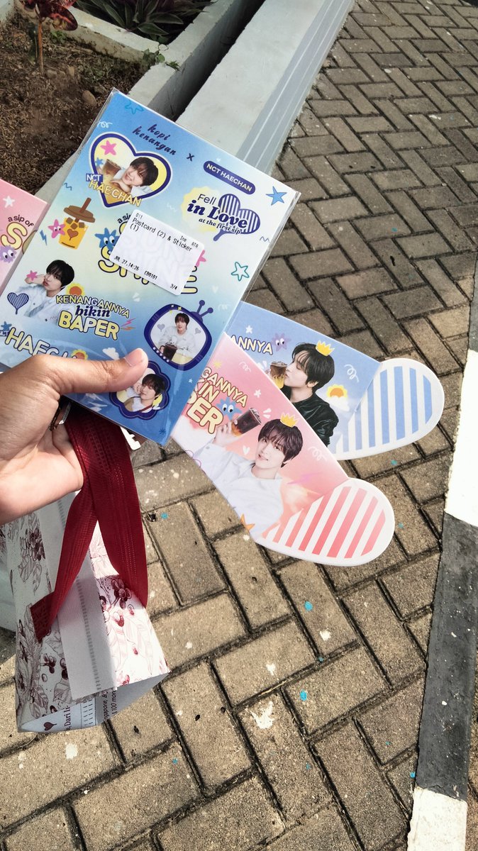 02M_INE's tweet photo. @Meowwnulis Hayii kak Meow aku ikutan yaaa, ini aku dedikasikan demi haechan seorang, 
dari jam 10 sampai akhirnya dapet di jam 14.26 SERUU SEKALI HUNTING HAECHAN INI😻🫶🏻 https://t.co/T3HfKltX7l