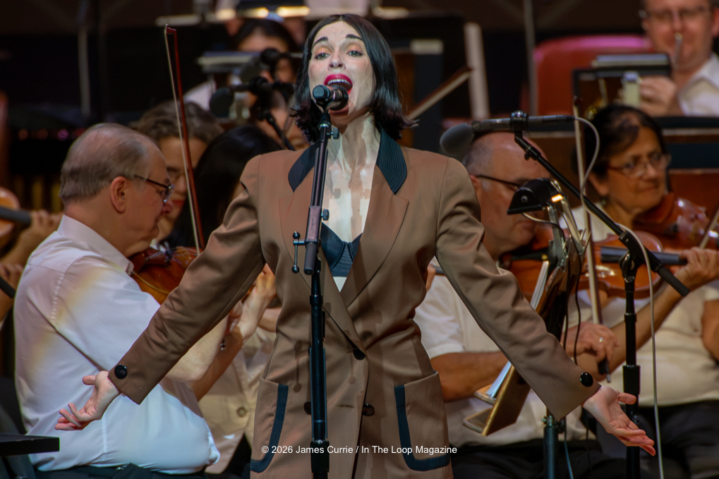 BeInTheLoopChi's tweet photo. Review: @st_vincent and the @chicagosymphony  Orchestra Bring Bold Elegance to @Ravinia's Revamped Hunter Pavilion. #stvincent #AnnieClark #CSO #julesbuckley #ravinia #highlandpark #concertreview

✍️ #kellyclausen / #IntheLoopMagazine

(link in comments) https://t.co/Rthv0cZG59