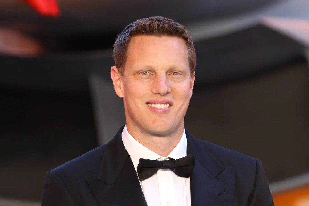 Variety's tweet photo. David Ellison has addressed the Paramount-Warner Bros. merger delay in a staff memo, saying he remains "highly confident" the deal "does not pose any legal issues" despite the states' lawsuit:
"We believe this is the right path because the facts and the law are on our side, and a full hearing will demonstrate why the plaintiffs’ arguments should not prevail."
https://t.co/g1hIgC376c