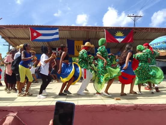 DmeBaragua's tweet photo. El 1ro de Agosto se estará celebrado en el municipio Baraguá la edición 109 de nuestra tradicional fiesta popular, donde las tradiciones anglocaribeñas toman las calles con su música, color y sabor.
#OrgulloDeMiPueblo #BaraguáPorMás
#CiegodeAvila https://t.co/pr9ZQjWK30