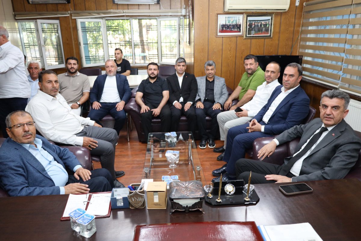 milhamigunbegi's tweet photo. "AK Parti Bir Türkiye Kitabıdır."

📍Eyyübiye

Eyyübiye İlçe Başkanımız @ElgunSuleyman, İl Yönetim Kurulumuz, İl Gençlik Kolları Başkanvekilimiz Halil Akdemir ve Eyyübiye İlçe Teşkilatımızla birlikte partimize emek vermiş dava arkadaşlarımız Mustafa Arslan ve Sami Atlı ağabeylerimizi ziyaret ederek, Cumhurbaşkanımız ve Genel Başkanımız Sayın Recep Tayyip Erdoğan imzalı teşekkür belgesini kendilerine takdim ettik.

Kutlu Davamıza gönül veren, emeğini, alın terini ve sarsılmaz inancını ortaya koyan tüm dava arkadaşlarımıza; partimizin en büyük gücü ve gönüldaşları olan kıymetli üyelerimize yürekten teşekkür ediyoruz.

Birlik ve beraberlik içinde azim ve kararlılıkla Türkiye Yüzyılı hedeflerimize birlikte yürümeye devam ediyoruz.

#Eyyübiye #Üyeziyareti 
@RTErdogan @Akparti @abuyukgumus @efkanala @mustafaelitas @AhmetBOgutken @zorlu77 @tugbaisikercan @acarfaruka @Hayati_Yazici @hakanaksu058 @farukaytek