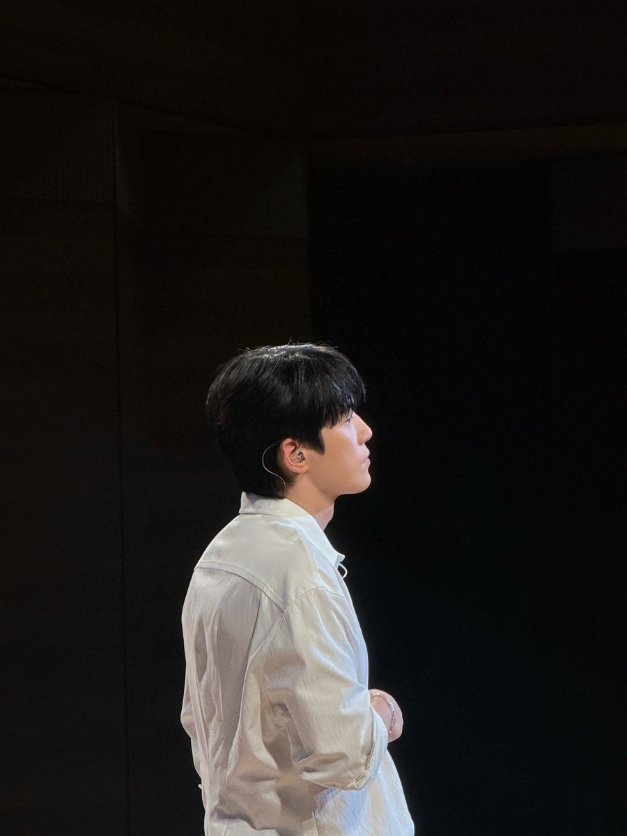 kimjunghyun_kjh's tweet photo. ✨️ https://t.co/xsLwiGsexK