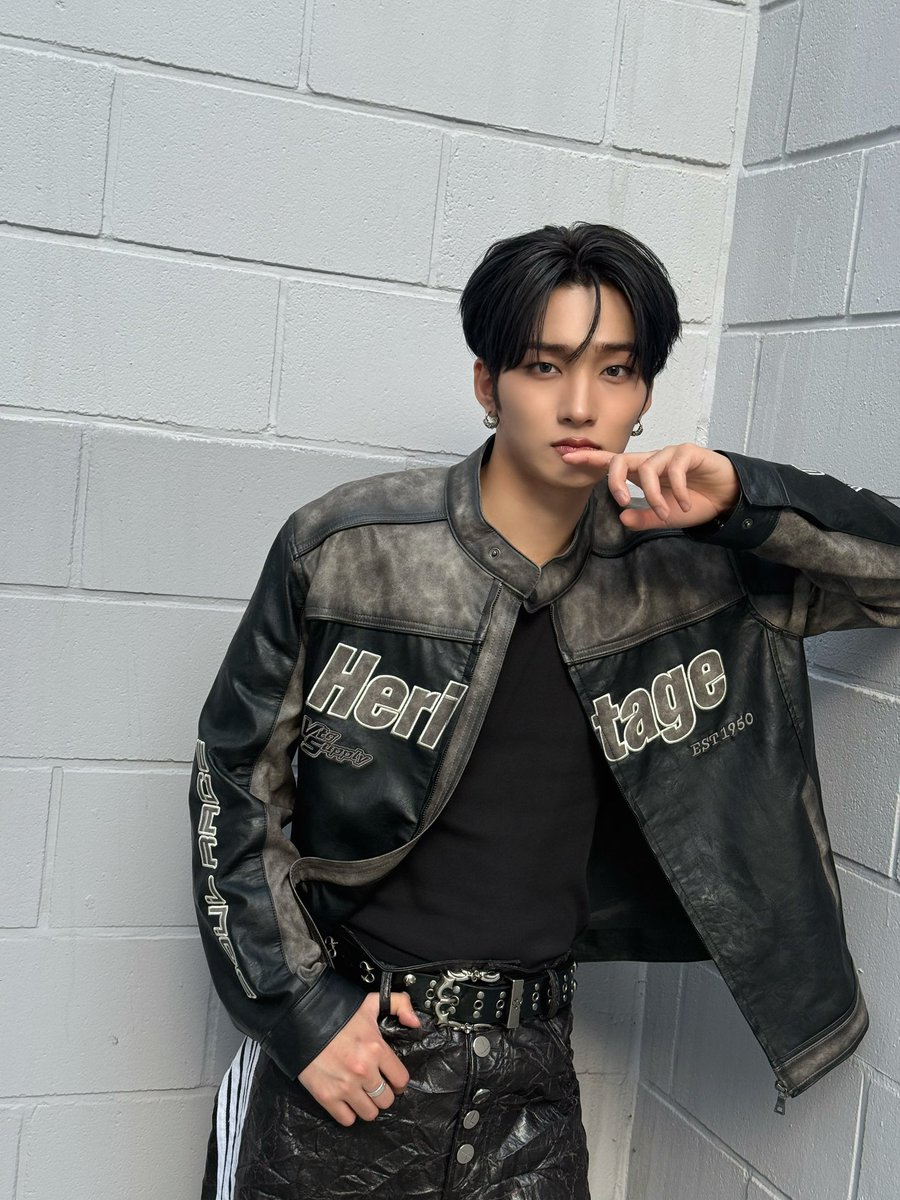 4o_MUsic's tweet photo. ㅈㄴ 잘생겨서 ai같아 https://t.co/99Vw5EZKJA