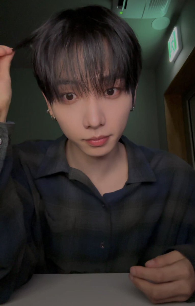 얀 tweet media