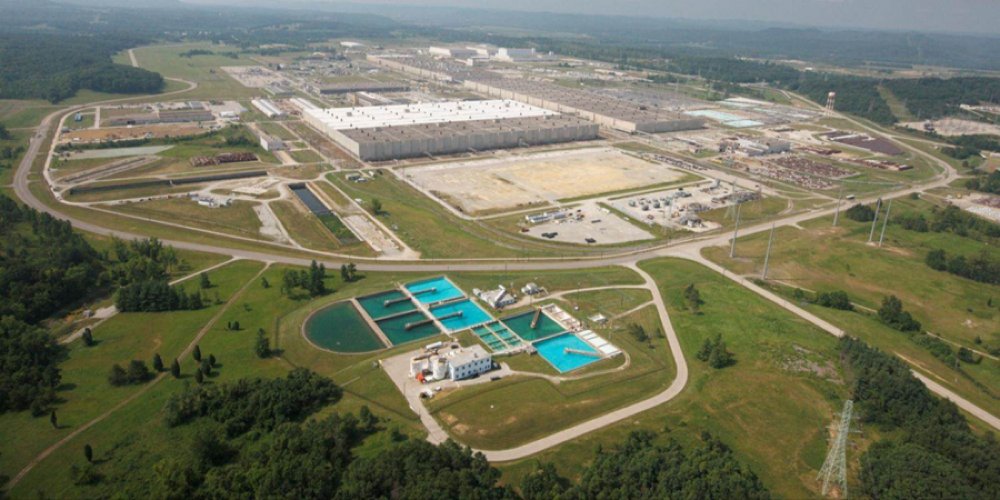 247dotAg's tweet photo. 1) Nvidia is in early talks to provide up to $250 billion in financing guarantees to help OpenAI lease computing capacity from a planned $500 billion,10-gigawatt data center facility in Ohio, according to Bloomberg, citing people familiar with the matter. https://t.co/jm7k2f3YpI