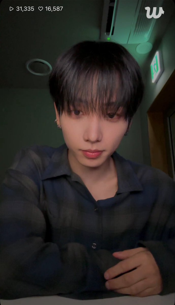 mkjwhh's tweet photo. 쇄골 하.. https://t.co/PkSBGTaExl