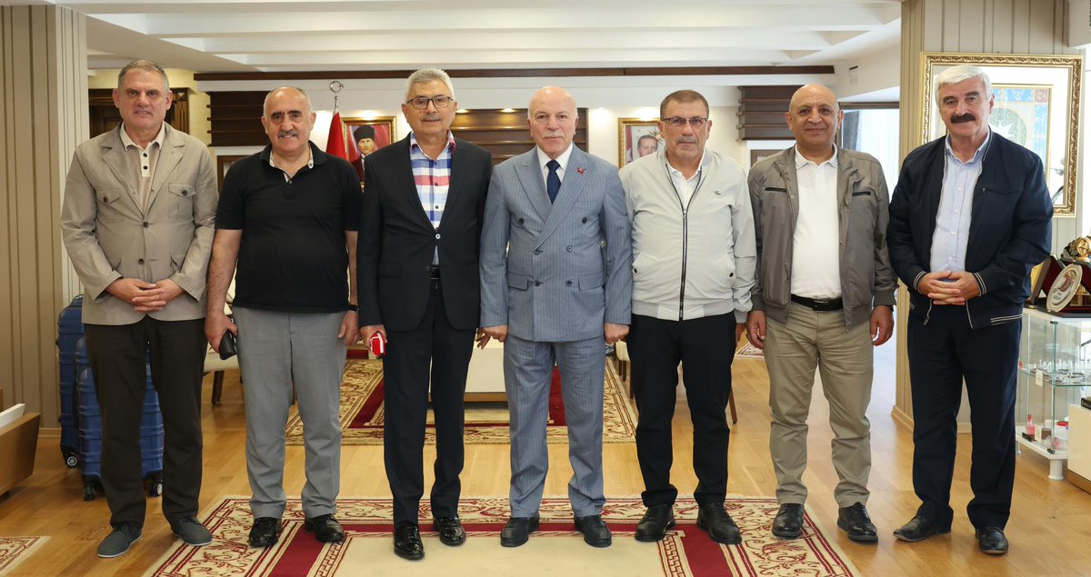 mehmetsekmen's tweet photo. AK Parti Genel Başkan Danışmanımız, 21. ve 22. dönem AK Parti Amasya Milletvekilimiz Akif Gülle, Erzurum Kent Konseyi Başkanımız Hüseyin Tanfer kardeşlerim ve beraberindekiler belediyemizde ziyaretimize geldi. 

Nazik ziyaretleri ve samimi sohbetlerinden ötürü teşekkür ediyorum. https://t.co/EPFBmLrGTj