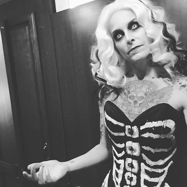 CoolBandPic's tweet photo. Sheri Moon Zombie https://t.co/YERZIO75YK