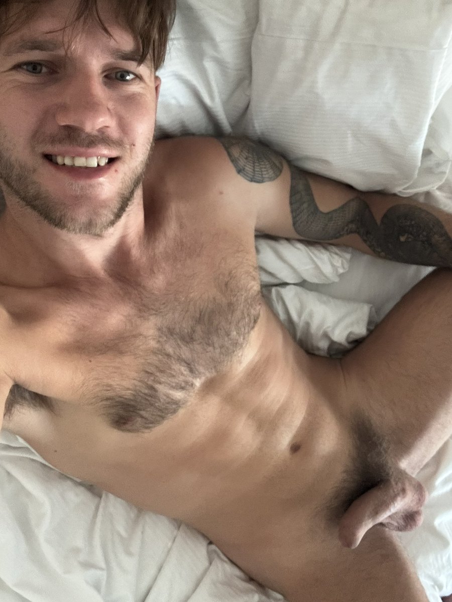 topless_psychic's tweet photo. Happy Monday!  I am serving! 🔂REPOST if you like afternoon sausage! 🍆 https://t.co/dHxAe5VQ0h