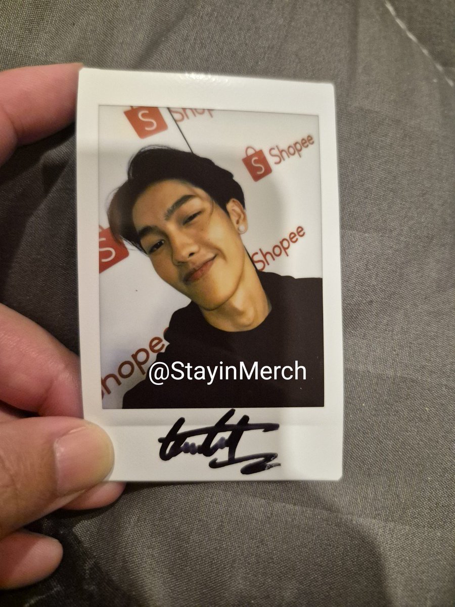 StayinMerch's tweet photo. โพลารอยด์แท้ ลายเซ็นต์สดTARA ต้า อธิวัตน์ค่าาาา 300 บาท ส่งฟรีค่า

#ตลาดนัดวัดพลุ #taratiwat #ต้าอธิวัตน์ https://t.co/9Jw4lFVBh0