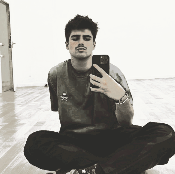 ADVLTERIO's tweet photo. ⠀

⠀⠀⠀ariel ⠀ ha ⠀ echado ⠀ mucho ⠀ de ⠀ menos ⠀ a ⠀ santi , ⠀⠀ y ⠀ se ⠀ lo ⠀ ha ⠀ recordado ⠀ de ⠀ una ⠀manera ⠀ muy ⠀ especial . ⠀⠀⠀♥️

⠀ https://t.co/SmT3ucrROb