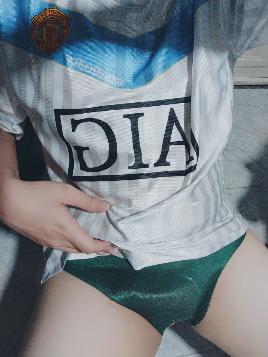 hongpht1487929's tweet photo. Bá vô mà hít đi mấy con vợ 🤣 https://t.co/9Fg1aFryVI